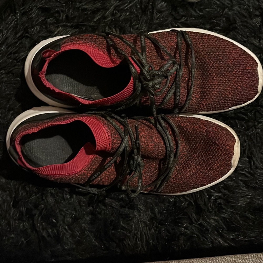 Maroon  adidas cloud foam . No tears worn a lot